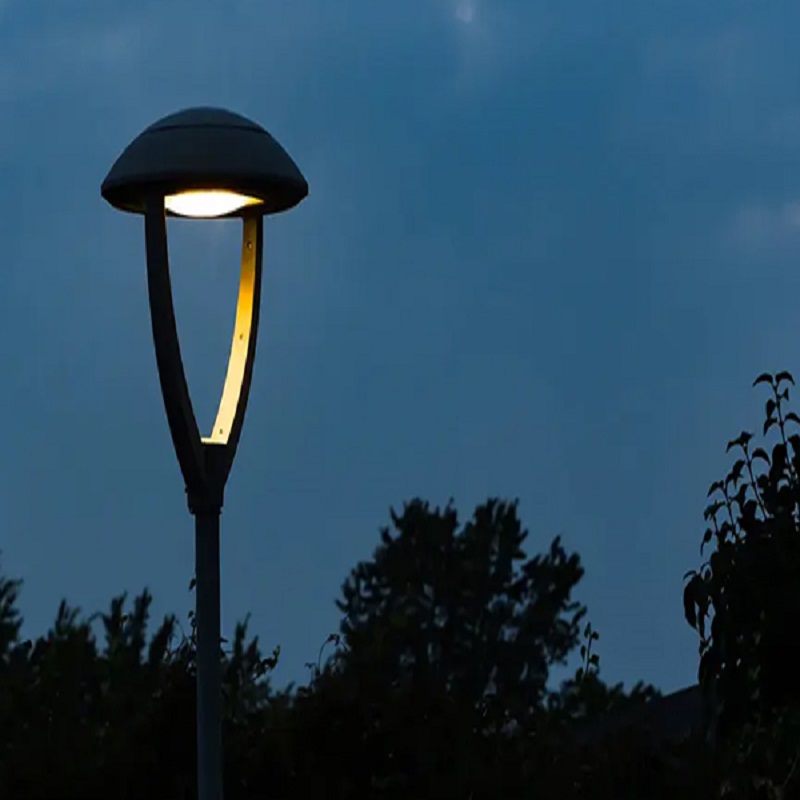 LED Shop Lights Guide: Lumens, Color Temp & Fixture Types 2026