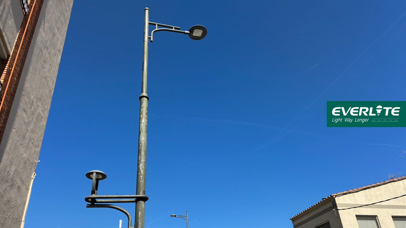 One Design, Many Scenes – Light Shaping Unified Towns