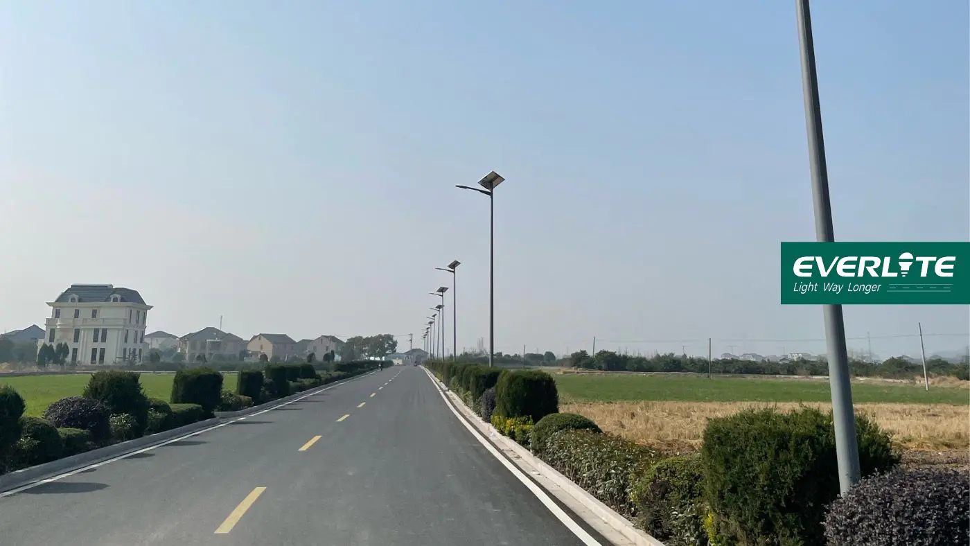 Solar Lighting Beyond “No‑Grid” Scenarios: Practical Value for Projects With Existing Power